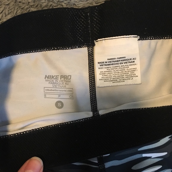 Nike Pro Camo Crop Leggings Tights (Capris) - Picture 2 of 5